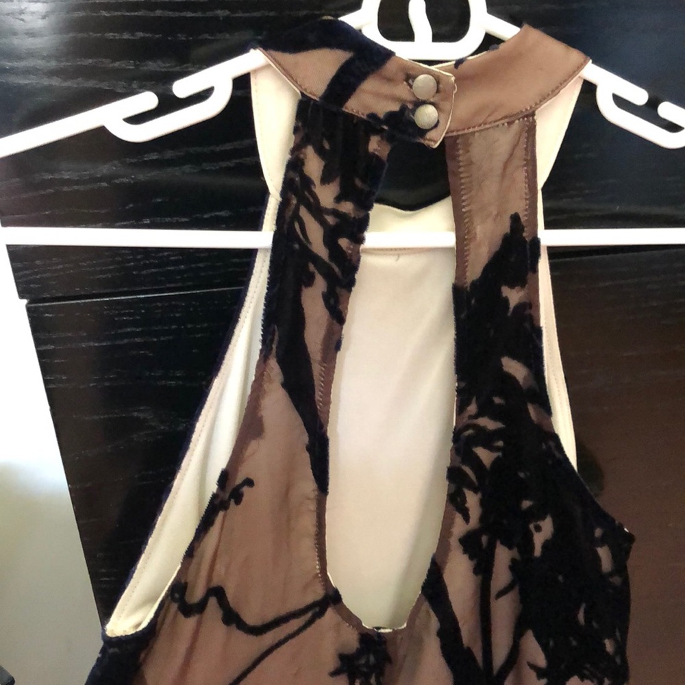 Velvet Pattern Short Halter Dress - Picture 6 of 7